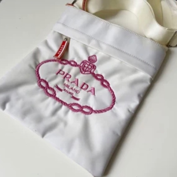 VINTAGE WHITE PRADA NYLON CROSSBODY BAG WITH EMBROIDERED LOGO - Picture 5 of 12